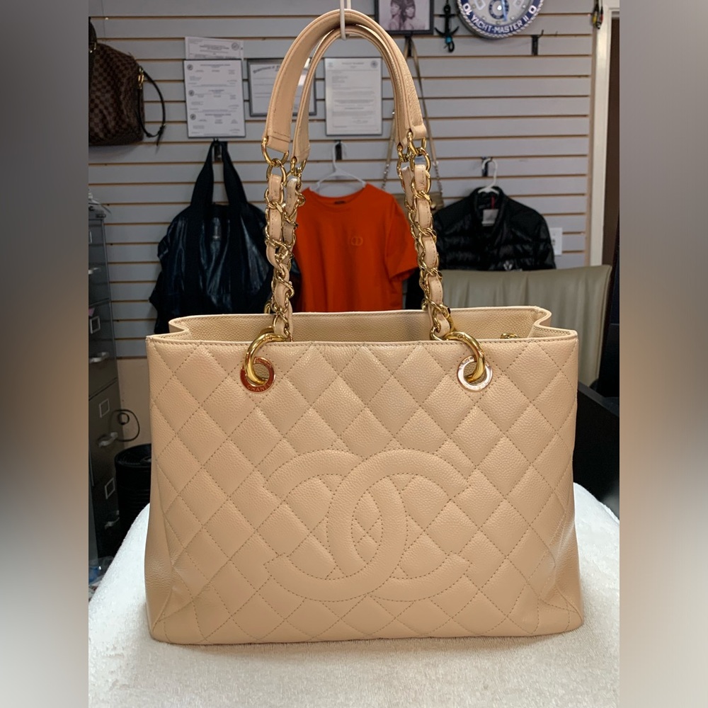 CHANEL Quilter Beige GST Grand Shopping Tote Bag